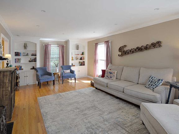 5th image of 412 Willard St