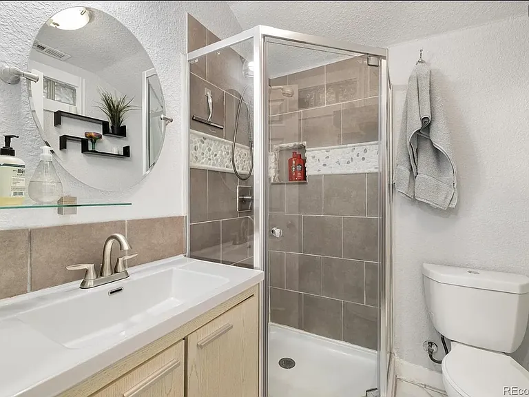 845 Mariposa St — Photo 12