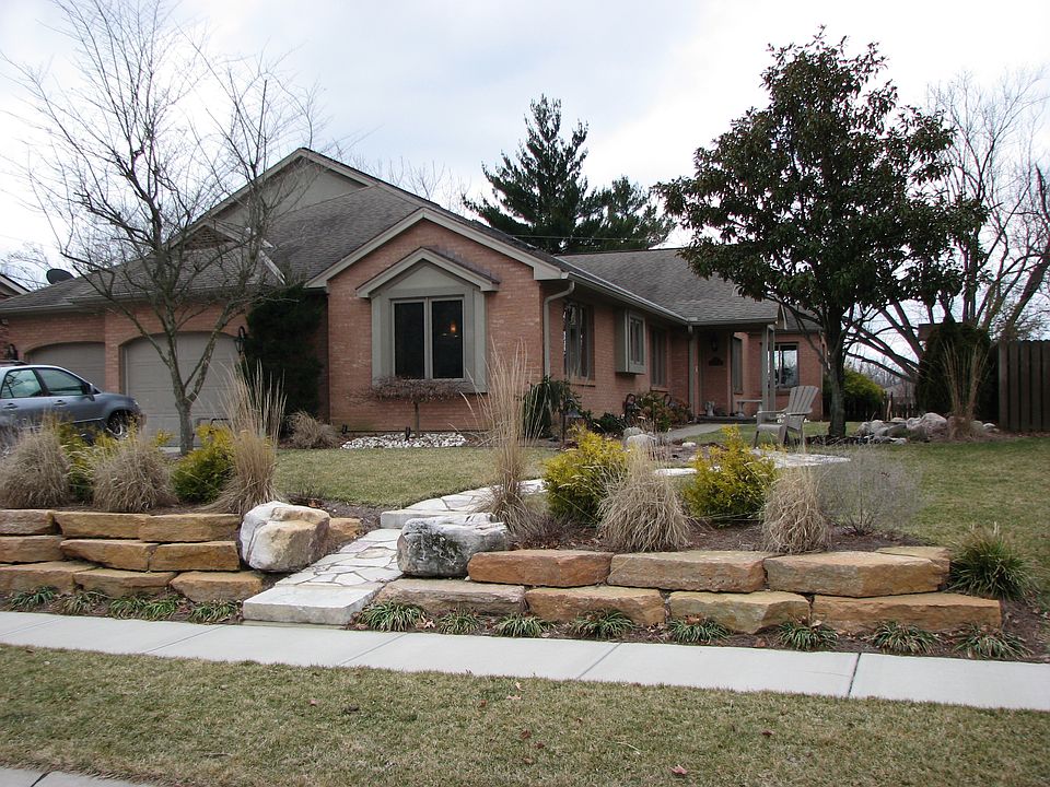 1st image of 145 Williamsburg Dr