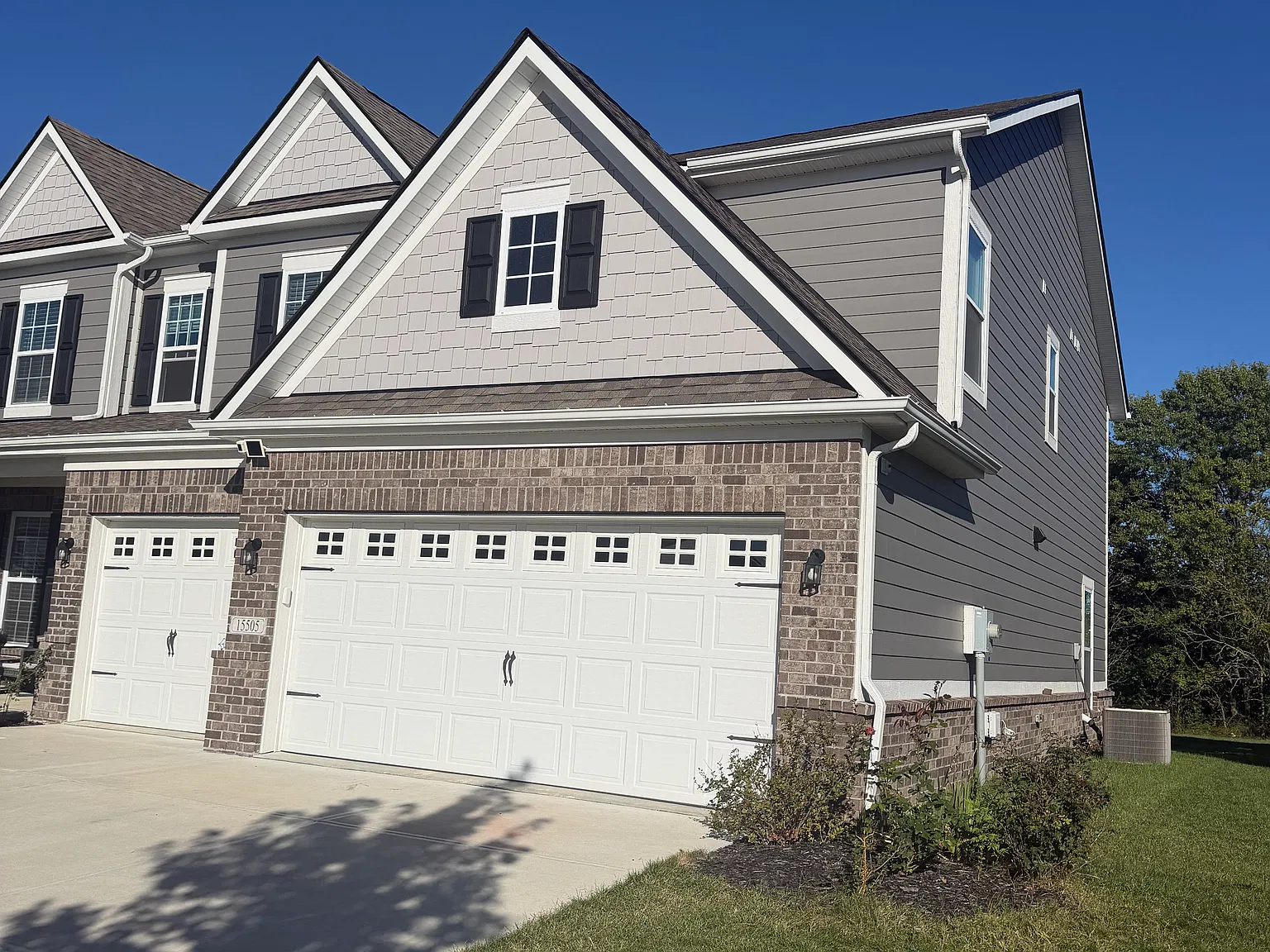 4 bed, 2980 sqft, $3,195 — Photo 3