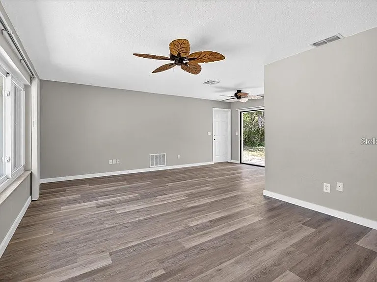 8 Blare Dr — Photo 12