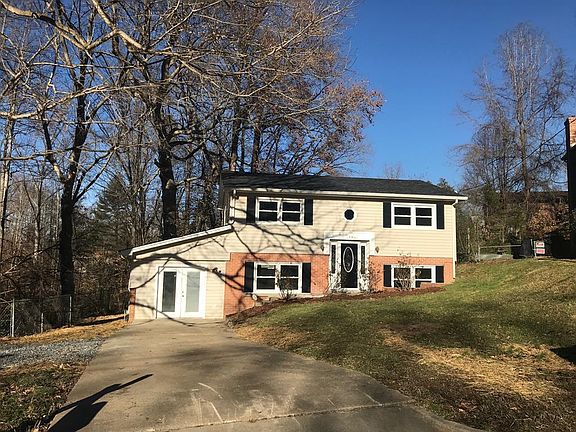 2nd image of 134 Huntington Pl