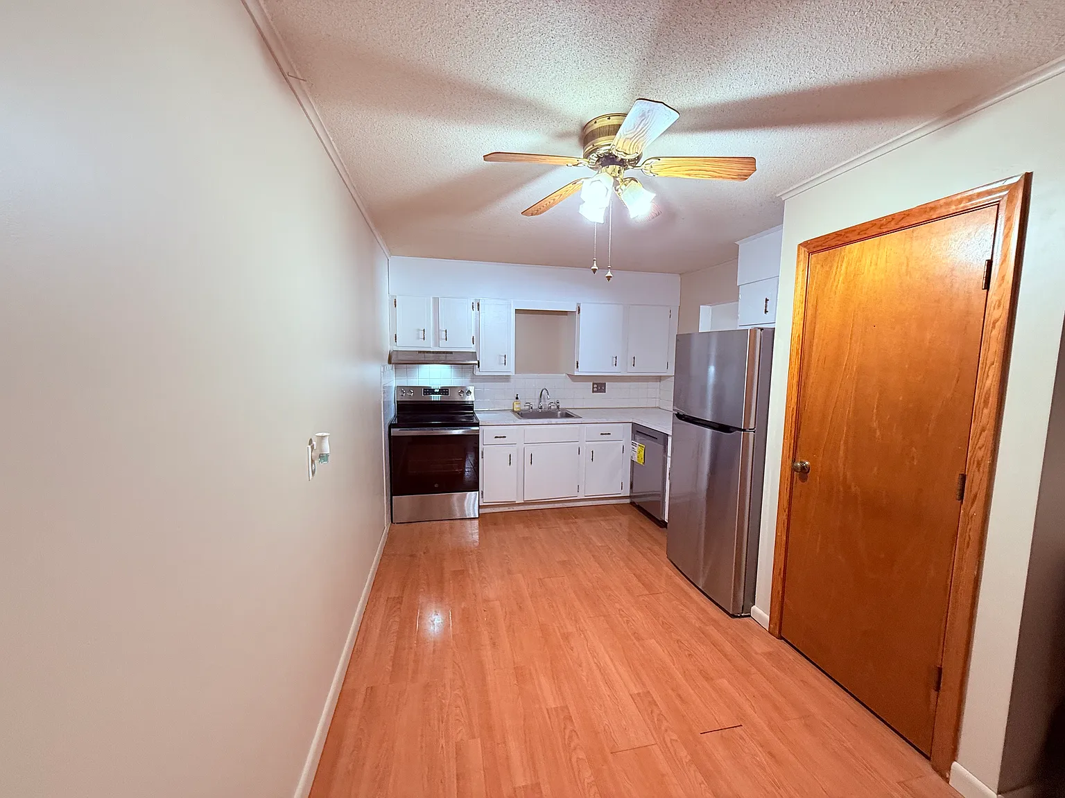 1 bed, 620 sqft, $2,100 — Photo 2