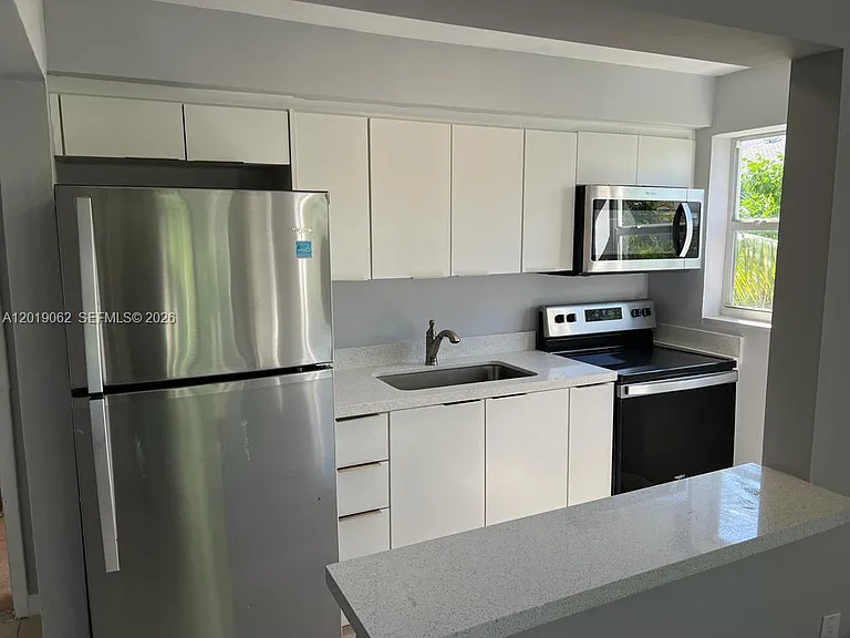 7820 NE Bayshore Ct #209 — Photo 2