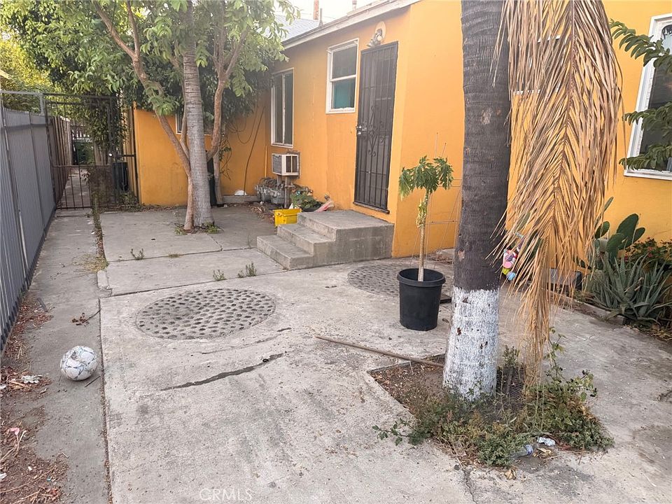 1st image of 7256 Vineland Ave #4