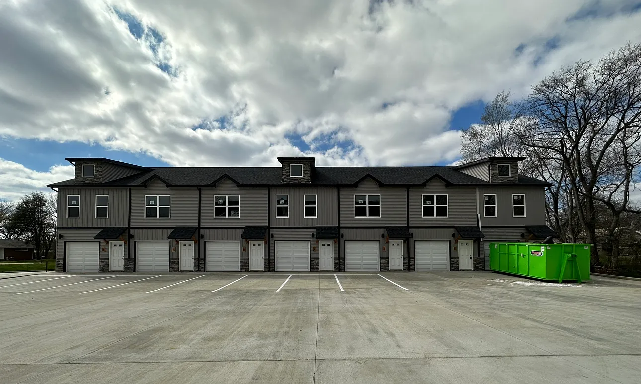 119 West Rossview Road Building 2 - I — Photo 1