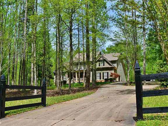 4th image of 114 Crooked Tree Dr