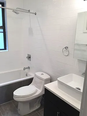 Rented by City Prime Commercial Realty  | media 4