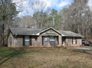 458 Raintree Dr, Alexander City, AL 35010
