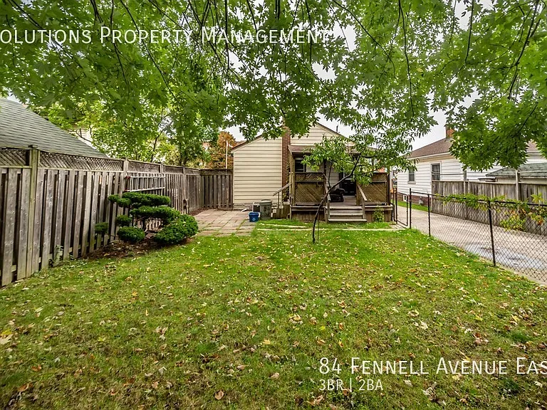 84 Fennell Ave E — Photo 10