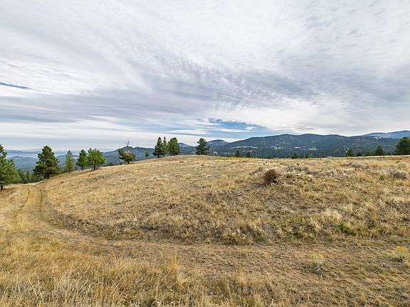 5th image of 4 Mountain Meadow Rd