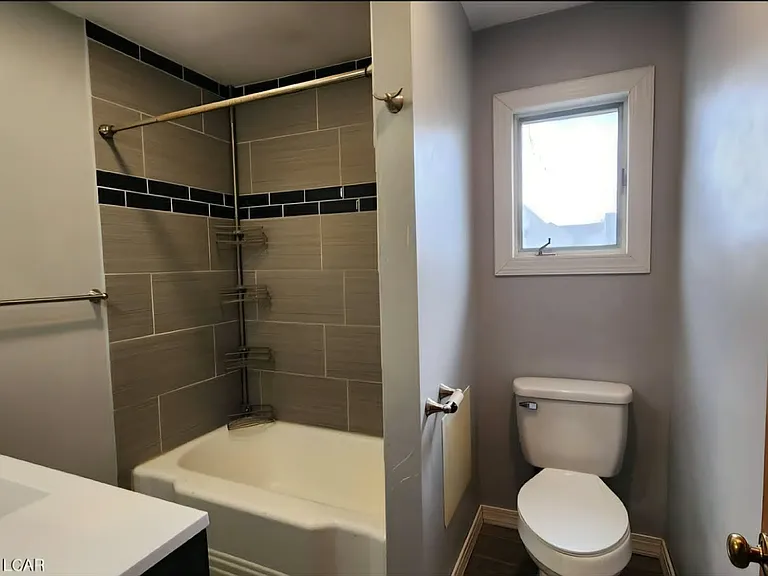 20 S Loveland Ave — Photo 12