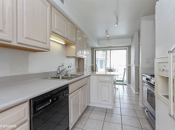 4th image of 99 Michigan Ct #26