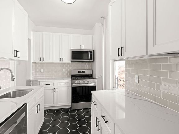 3rd image of 720 W 173rd St APT 56