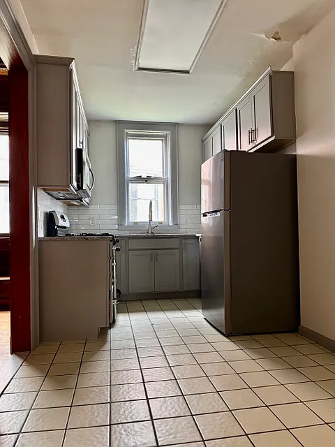 282 Summer St — Photo 3
