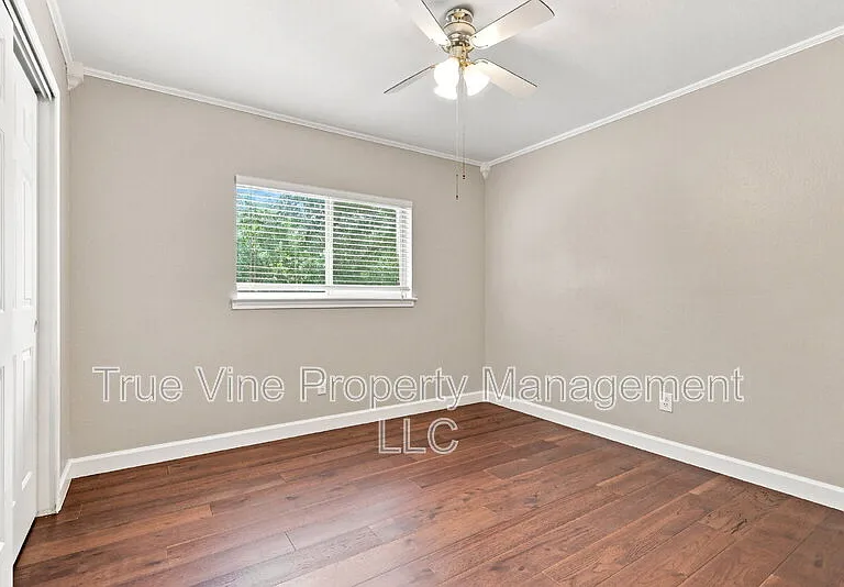6317 Stable Farm — Photo 32