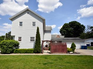 206 Lincoln St, Chenoa, IL 61726