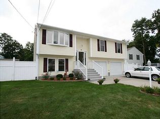 14 Omega Way, Rumford, RI 02916