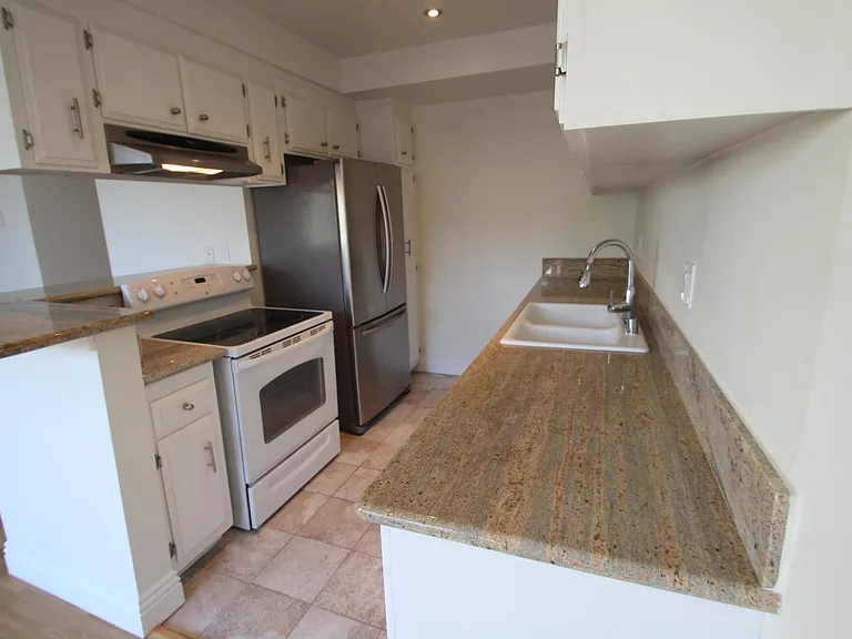 1728 Montana Ave #9 — Photo 5