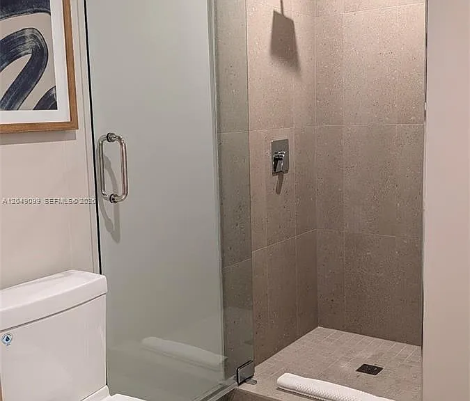 11 NE 6th St #515 — Photo 8