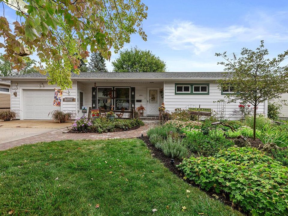 804 Summit AVENUE, Waukesha, WI 53188 Zillow