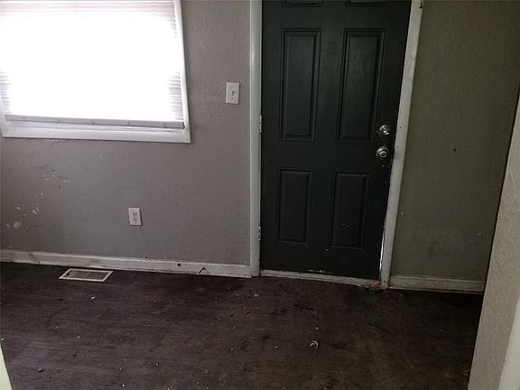2nd image of 5911 Lexington Ave
