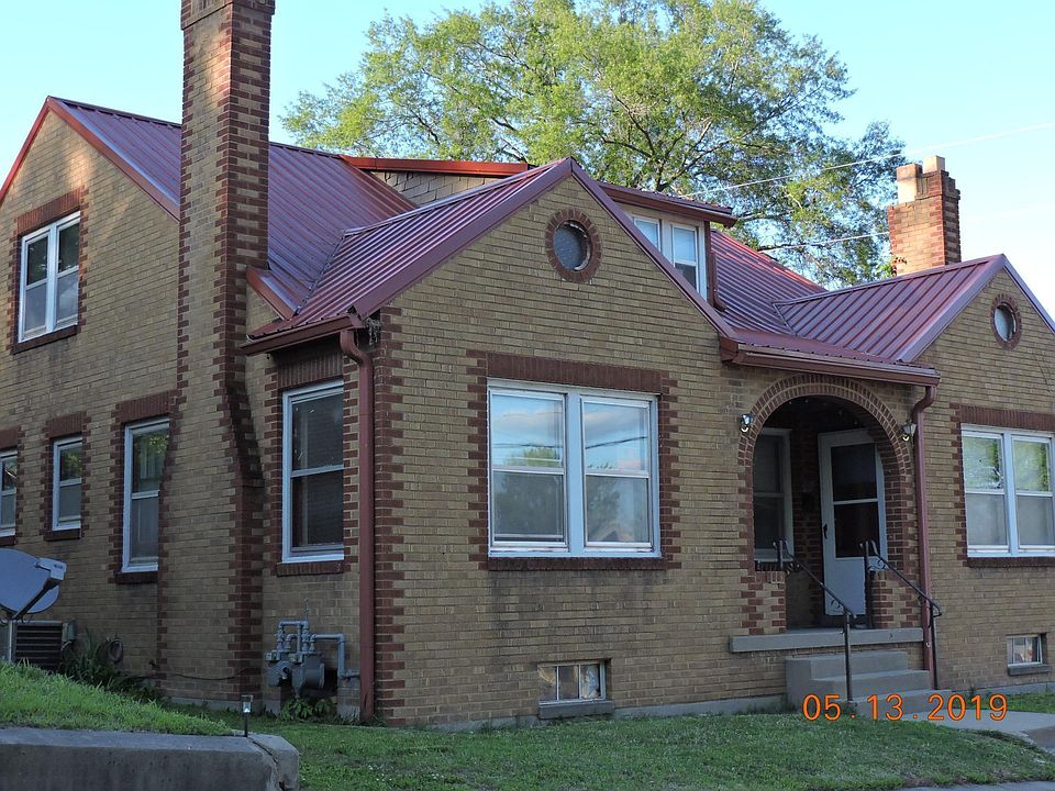 609 Locust St. Boonville, MO Left side of duplex