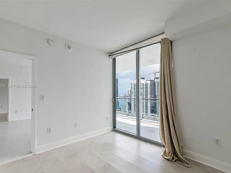 90 SW 3rd St #3211 — Photo 12