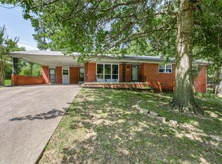 860 E Peel St, Fayetteville, AR 72703