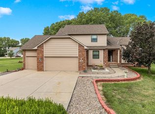 3121 Royer West Dr, Newton, KS 67114