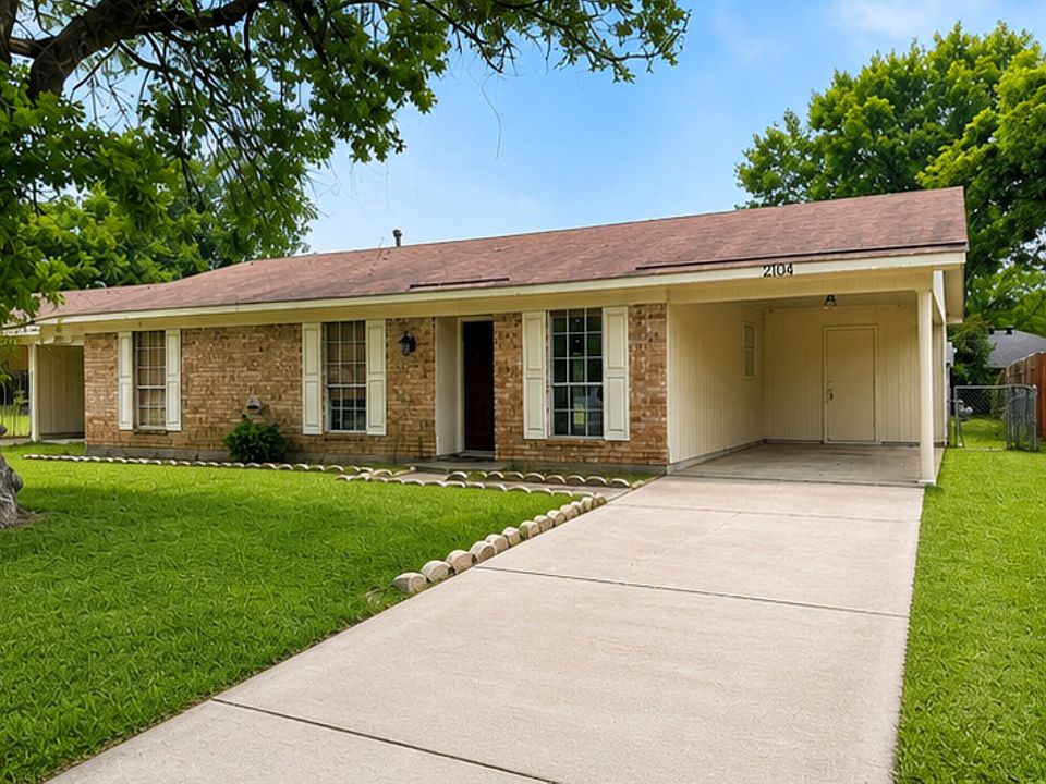 1st image of 2104 Kirby Smith Dr