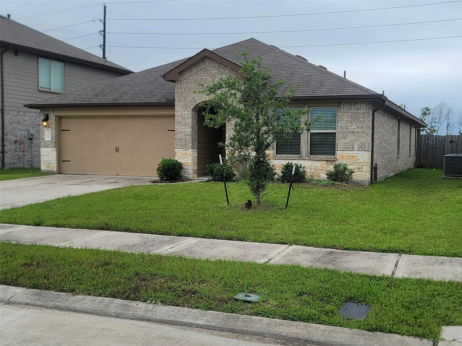 4 bed, 2078 sqft, $2,395 — Photo 1