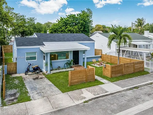 541 NW 49th St — Photo 9