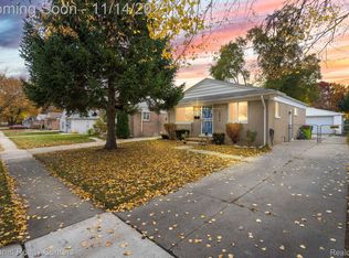 19534 Heckman St, Clinton Township, MI 48035