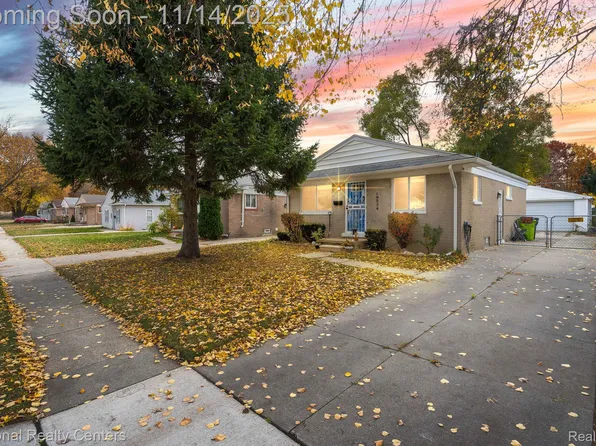 19534 Heckman St, Clinton Township, MI 48035