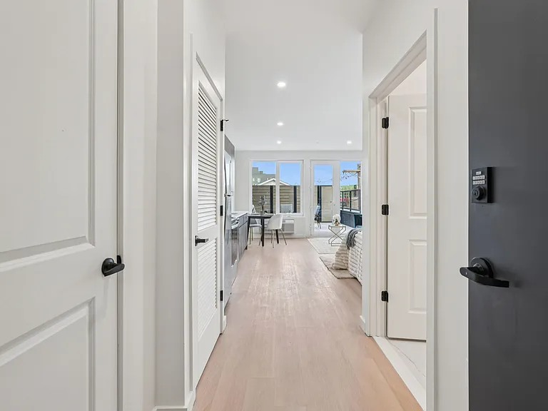 1 Mallory Ave — Photo 58