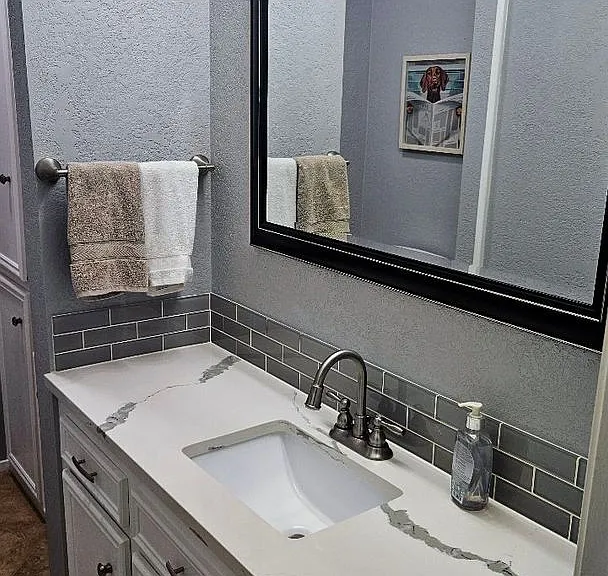 2418 Helena Cir — Photo 12