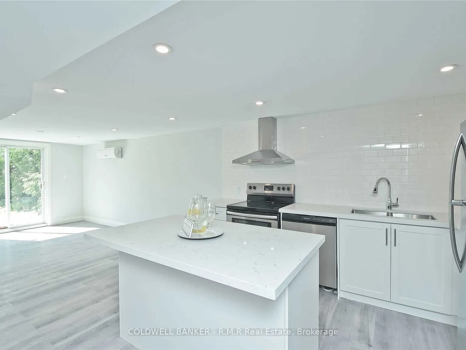 3 bed, $2,150 — Photo 2