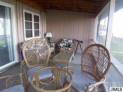 Please see Virtual Tour!