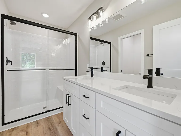 4720 Walworth Ave — Photo 16