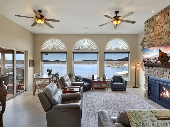 389 Southbeach Blvd, Sunrise Beach, MO 65079