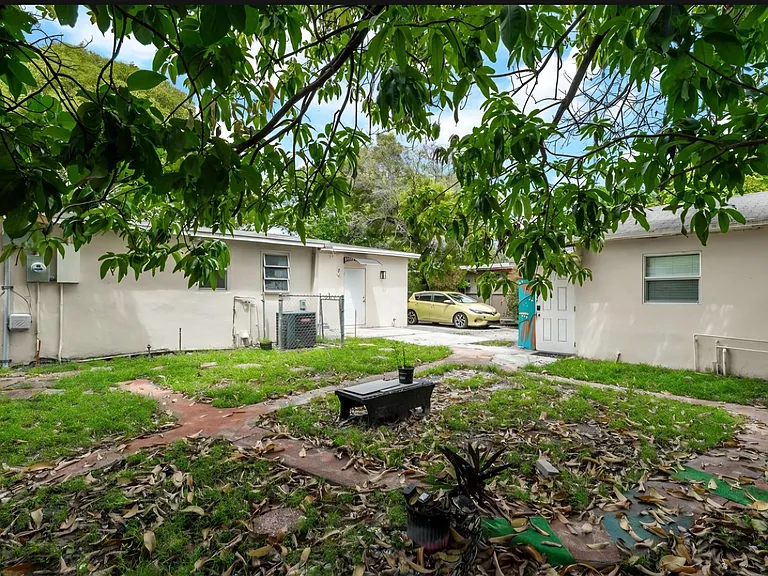 3401 SW 48th Ave — Photo 15