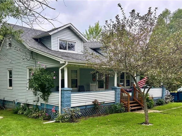 3214 Ellwood Rd, New Castle, PA 16101