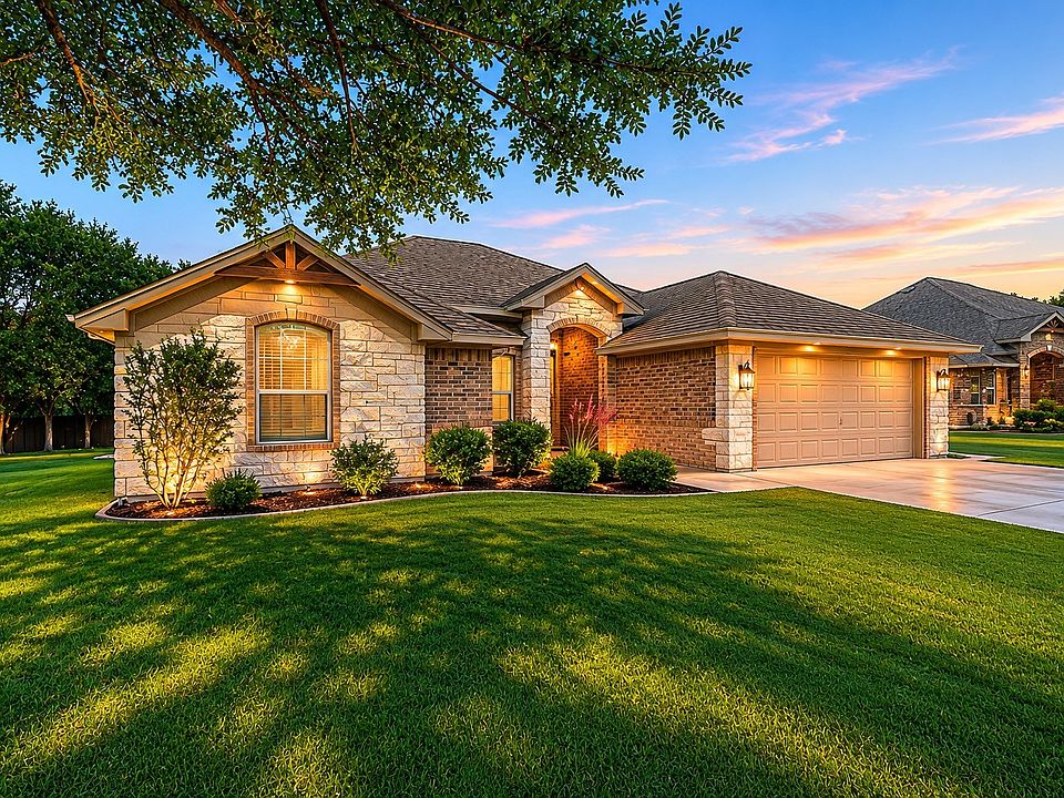 1st image of 3907 Del Rio Ct