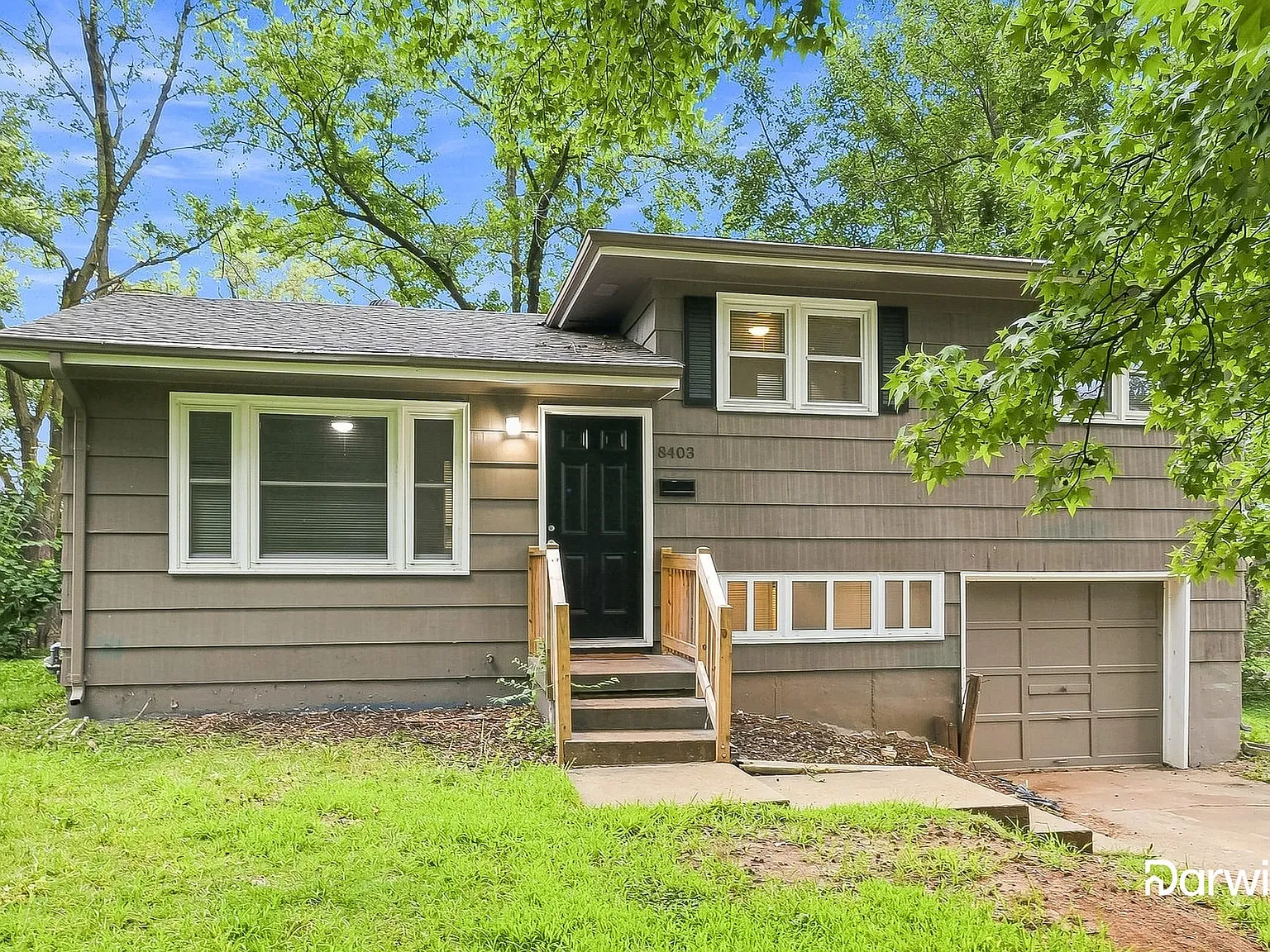 4 bed, 2.0 bath, 1300 sqft, $1,630 — Photo 1