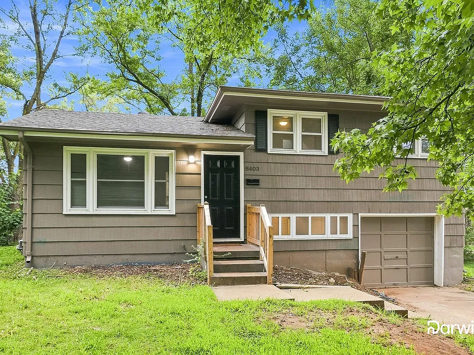 8403 E 98th Ter