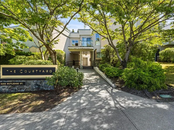 3255 Rutledge St #3, Saanich, BC V8X 1N6