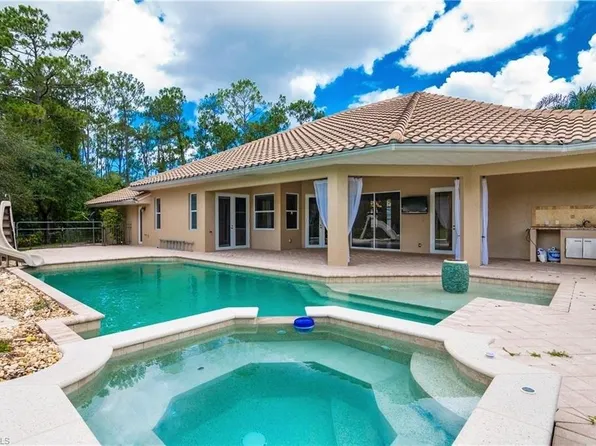 4430 Pine Ridge Rd, Naples, FL 34119