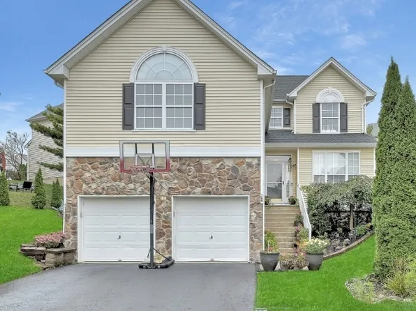 169 Winding Hill Dr, Mount Olive Twp., NJ 07840