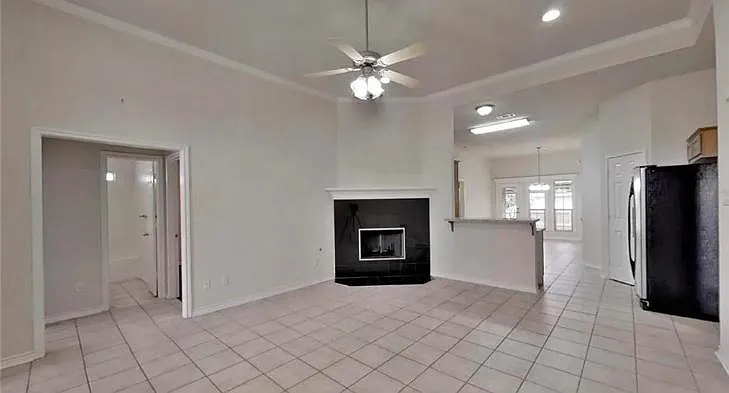 4214 Alexandria Ave — Photo 4
